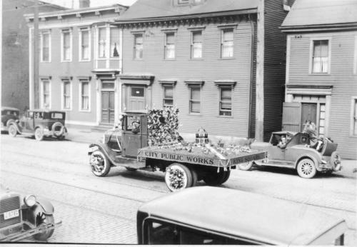 1932 Labour Day Parade City Public Works Float. (CUPE Local 18 photo)
