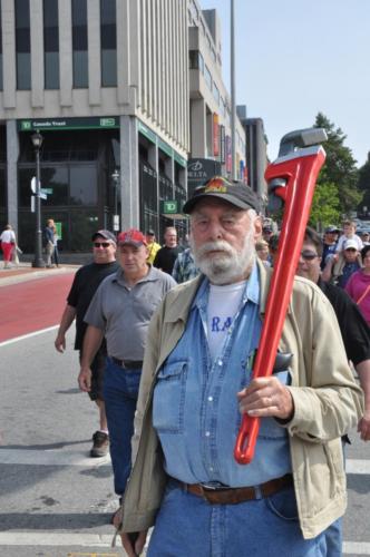 Pipefitter and long time union activist, Bob Apperley, marched in the Parade. (Photo: Peter Walsh)